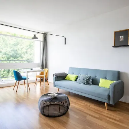 Apartmán Standing Lift Balcony Garden View